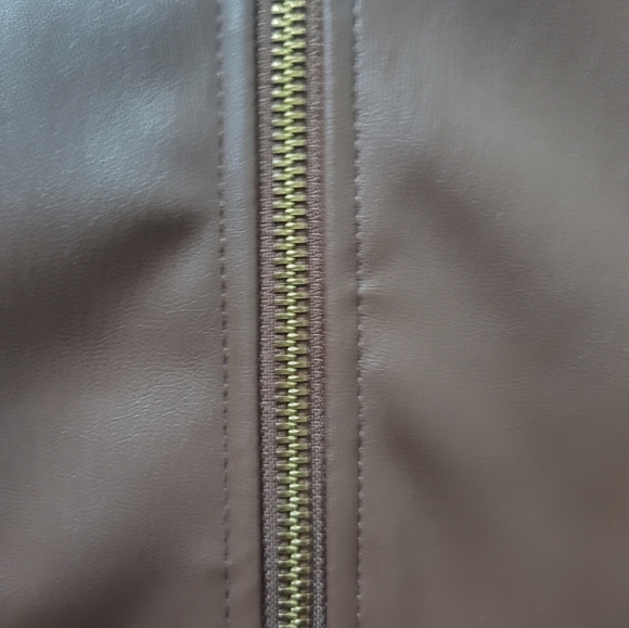 Leather jacket - Picture 4 of 5
